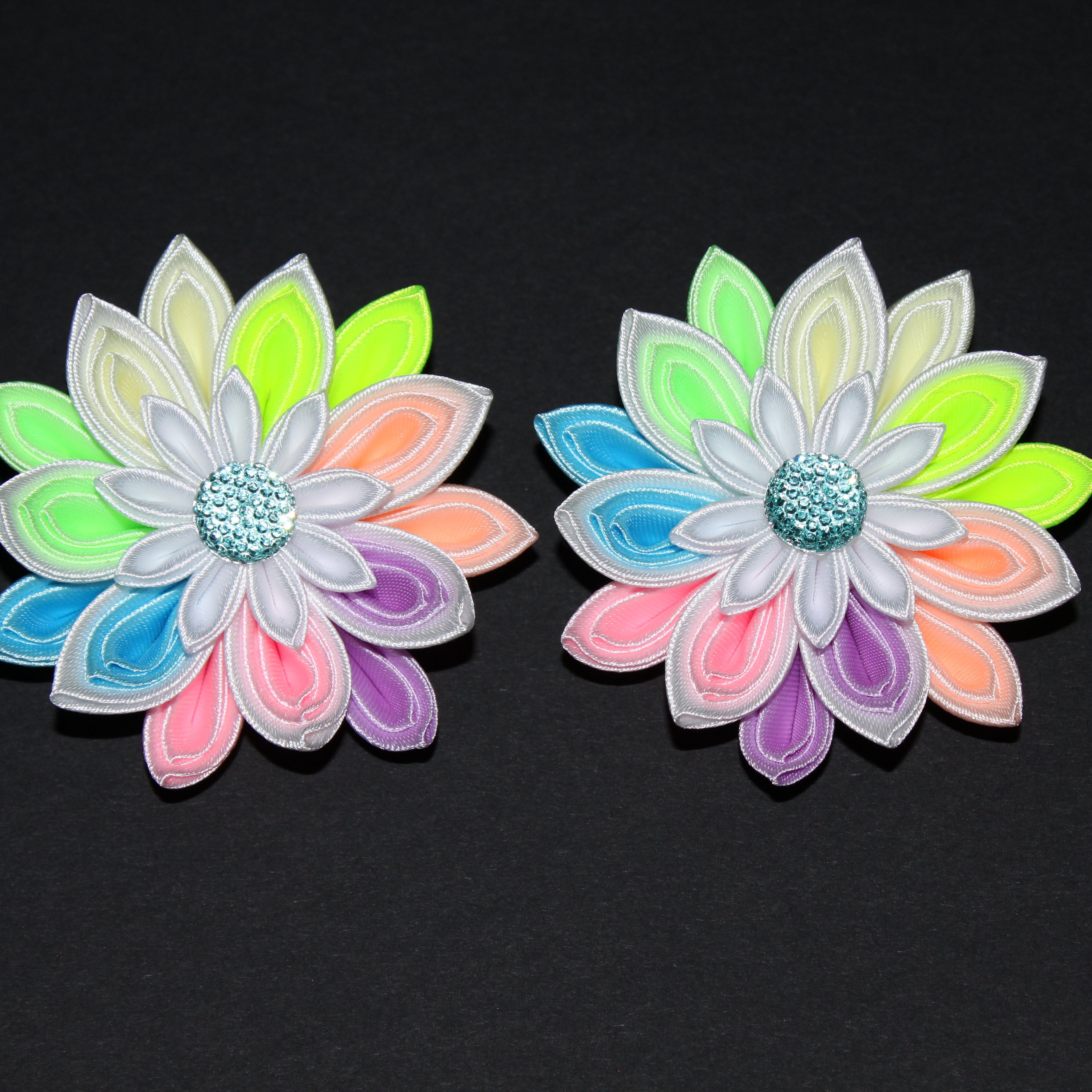 Kanzashi brooch by May 9 from the Satin St. George ribbon Kanzashi brooch by May 9 from the Satin St. George ribbon
